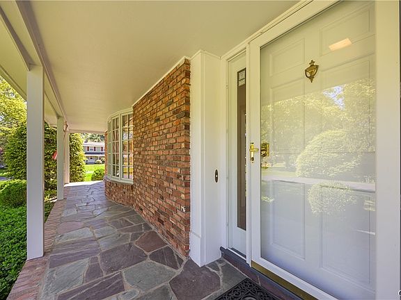 3rd image of 18 Clarmar Rd