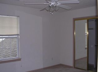1275 NW Phelps Ct, Grain Valley, MO 64029