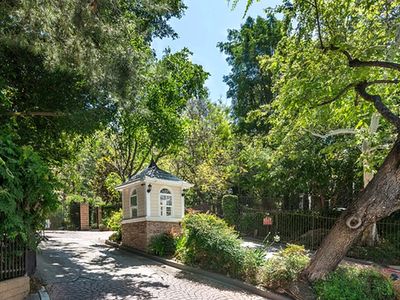 2700 Cahuenga Blvd E APT 4219, Los Angeles, CA, 90068