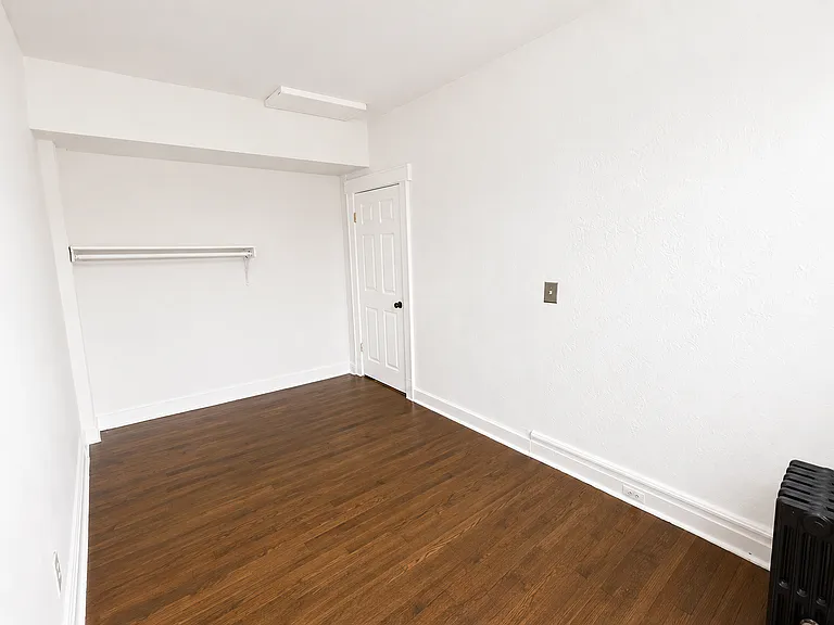 320-322 Kerrigan Blvd #2R — Photo 11