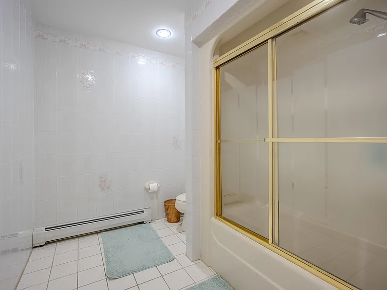19-21 Lamela Dr — Photo 15