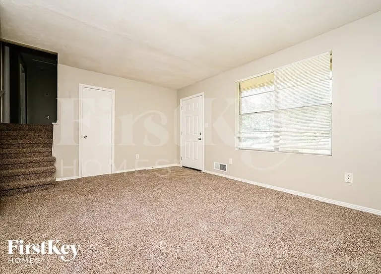 3031 Orbit Cir — Photo 2