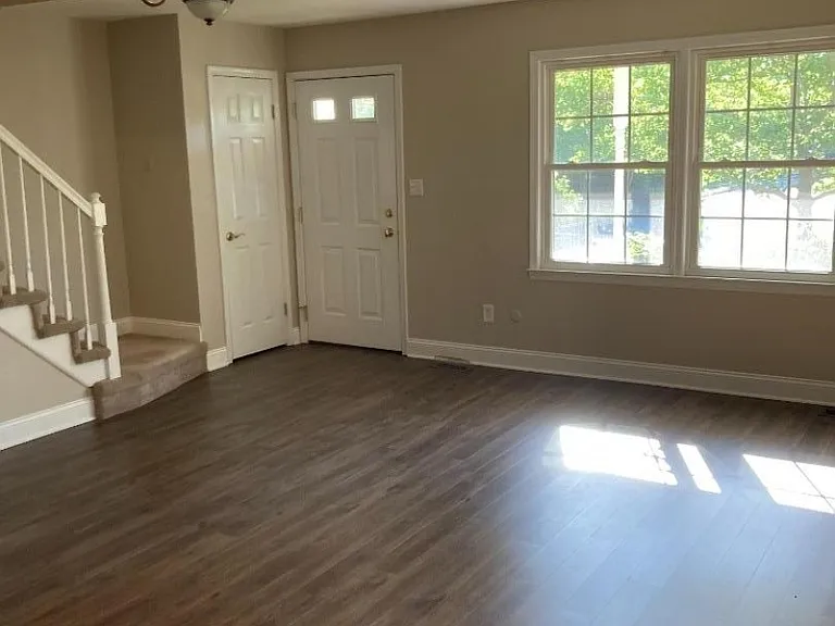 2102 Jamestown Cmn — Photo 10