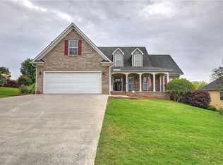 104 Colonial Cir NW, Cartersville, GA 30120