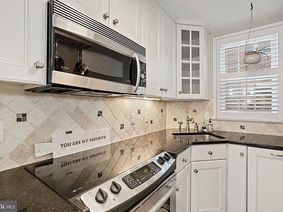 5th image of 105 King Henry Ct