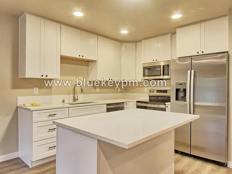 209 Cloverdale Rd #A — Photo 7