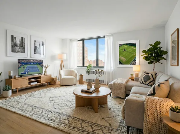 3333e Broadway image 1 of 7