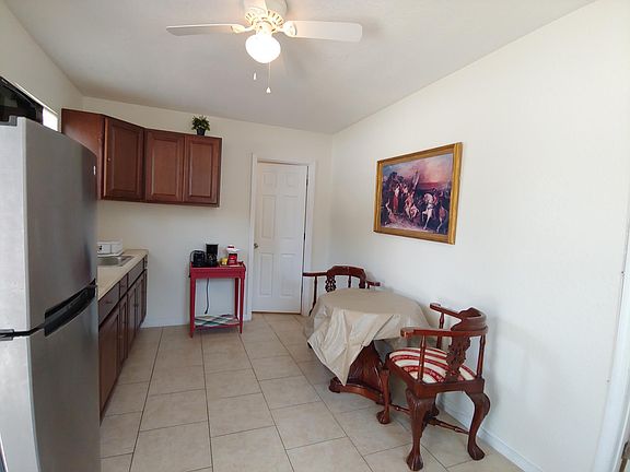 3rd image of 1009 W Indiana Ave #B