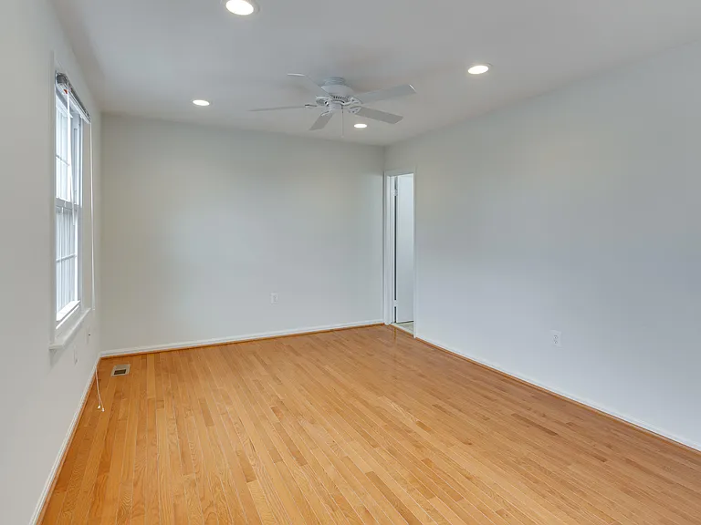 2961 Cashel Ln — Photo 35