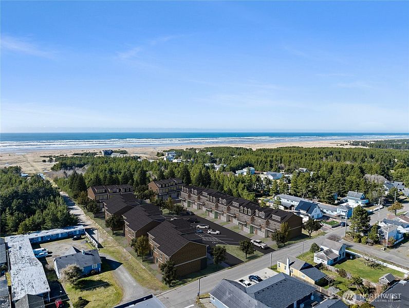 2nd image of 301 Ocean Beach Boulevard N