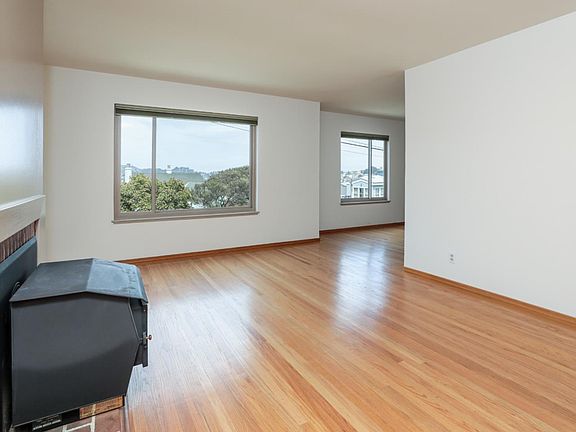 5th image of 213 Baltimore Way