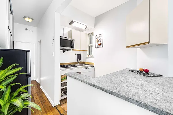 Sold by Berkshire Hathaway HomeServices New York Properties | media 2