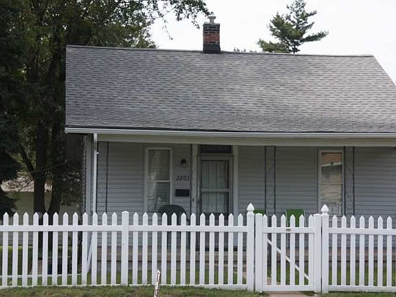 3rd image of 2203 Nevada Ave
