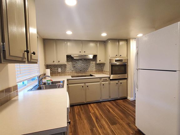 4th image of 3235 19th St SE
