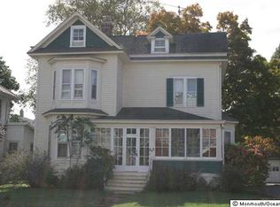 33 Peters Pl, Red Bank, NJ 07701
