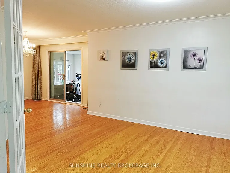70 Southdale Dr — Photo 3