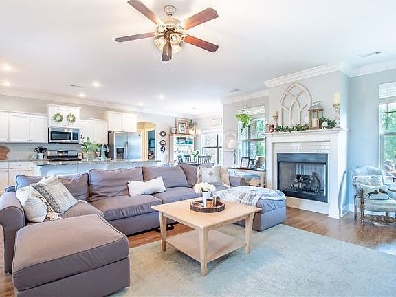 4th image of 497 Vista Del Valle St