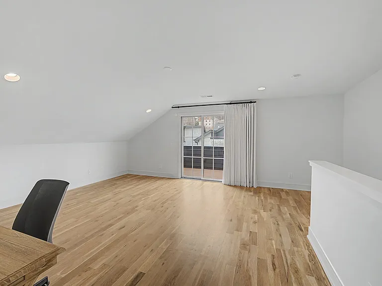 1109 Bate Ave #2 — Photo 24