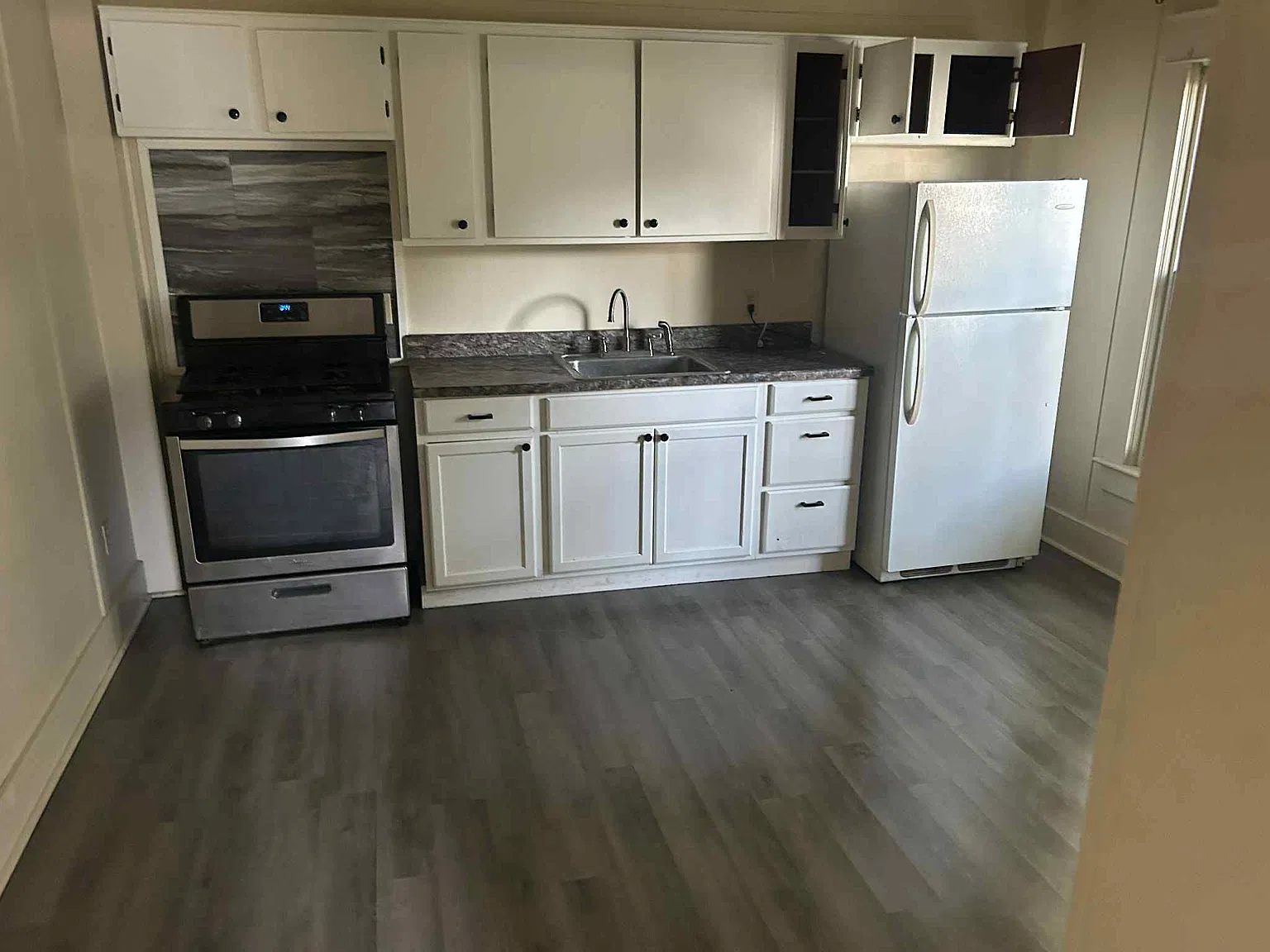 1 bed, $1,300 — Photo 2