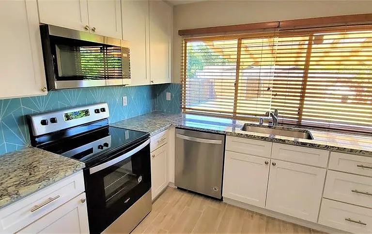 3107 Falkland Rd — Photo 11