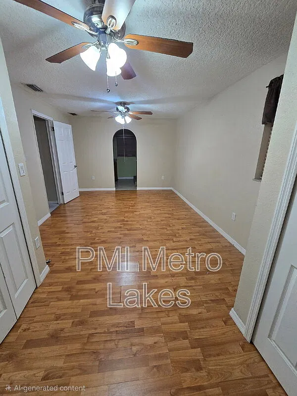3 bed, 2.0 bath, 1520 sqft, $2,000 — Photo 2