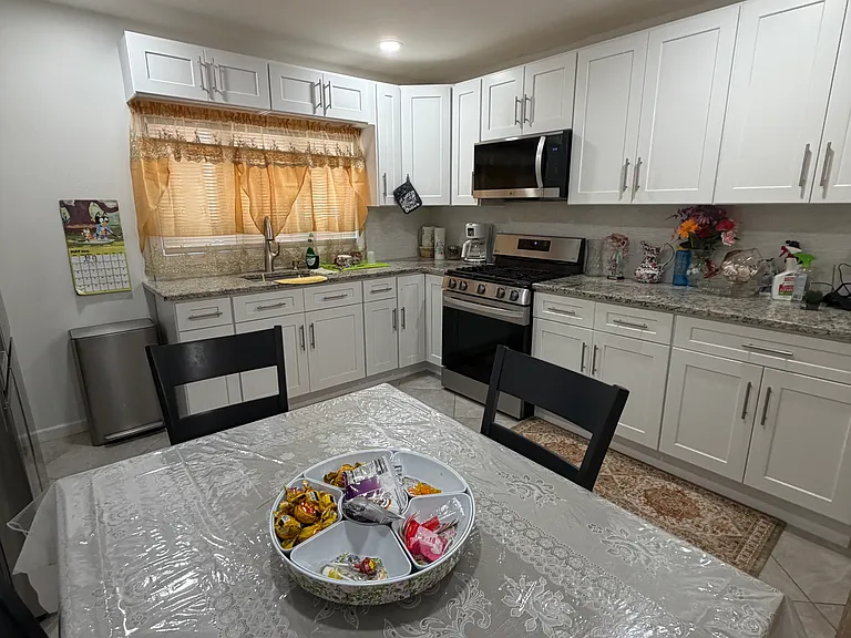 400 N 11th St #1 — Photo 9
