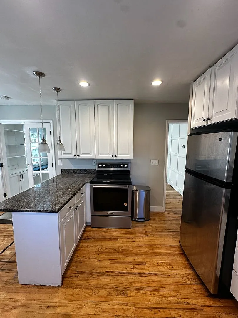 Beautiful 4 Bedroom Home in Millcreek Available Now! — Photo 2