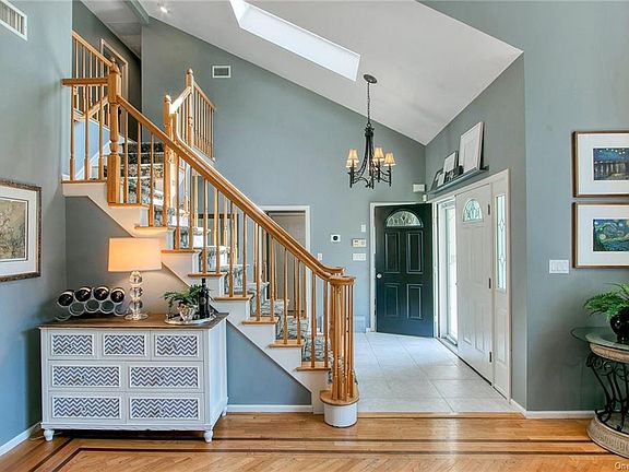 4th image of 7 Charles St