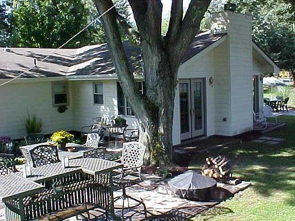 5th image of 909 S Linda Dr