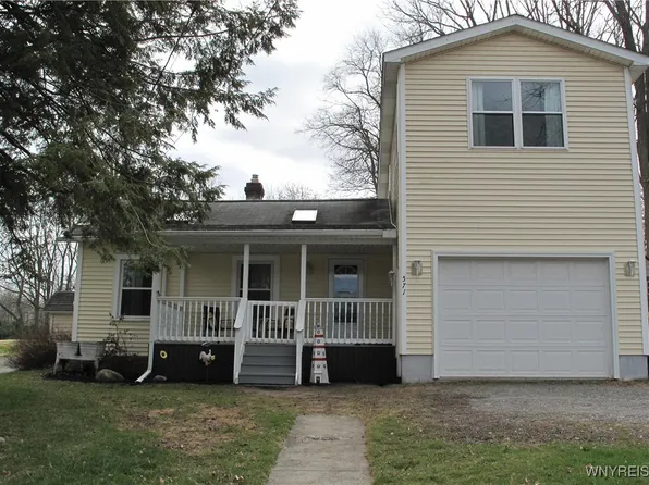 571 Market St, Lockport, NY 14094