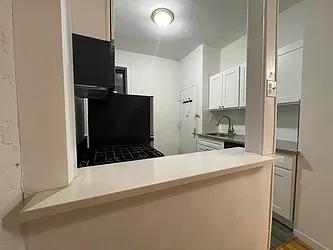 Rented by HOLTON REAL ESTATE INC.