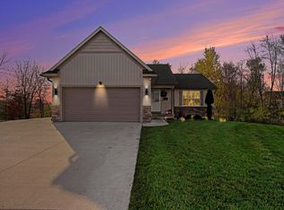 2866 Plover Dr SE, Kentwood, MI 49508