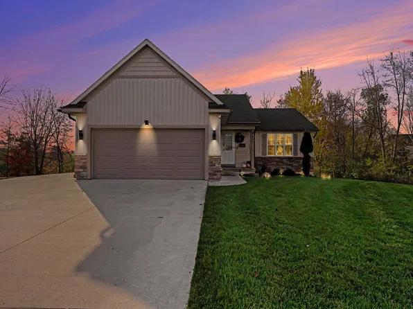 2866 Plover Dr SE, Kentwood, MI 49508