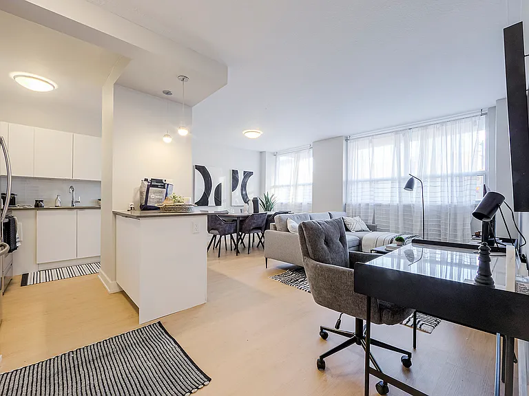 200 Dufferin St #1103 — Photo 2