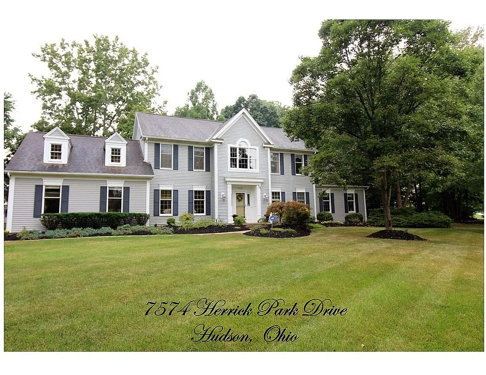 7574 Herrick Park Dr photo 1