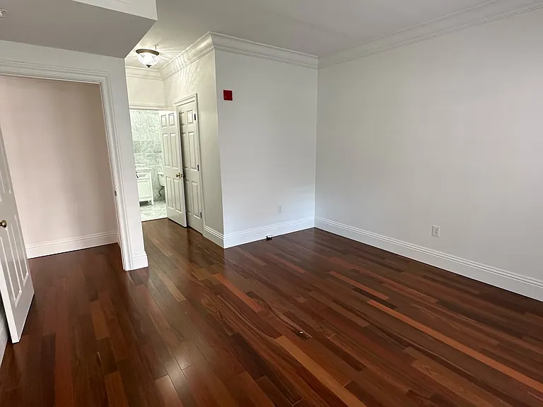 553 Water St — Photo 11
