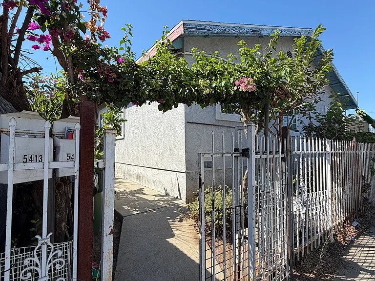 5411 Alhambra Ave #5411 — Photo 2