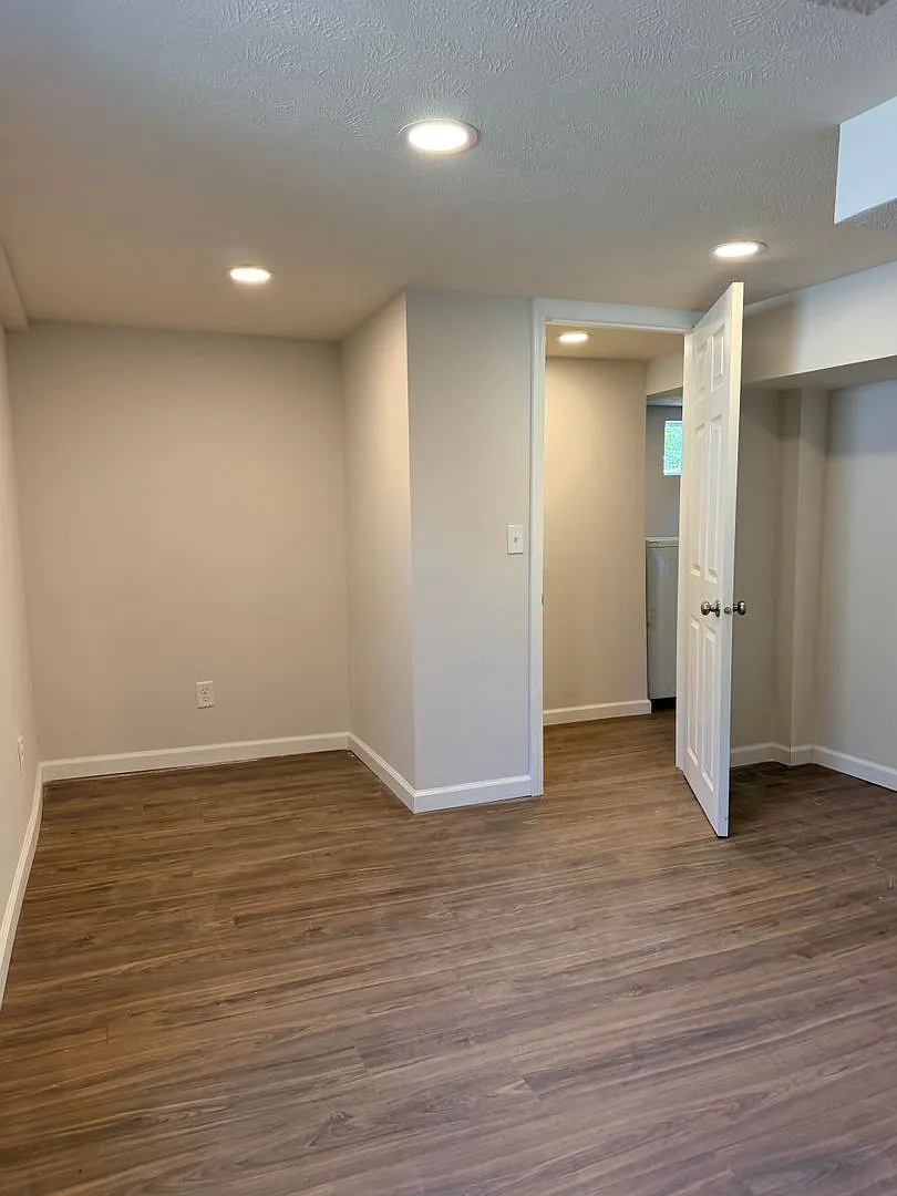 Beautiful 4 bed, 2 bath home for rent in the heart of Omaha! — Photo 3