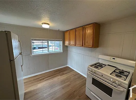 1429 1/2 W Dakota Ave — Photo 3