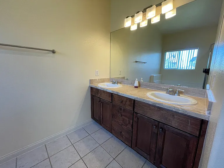 862 Park Walk Ave — Photo 11