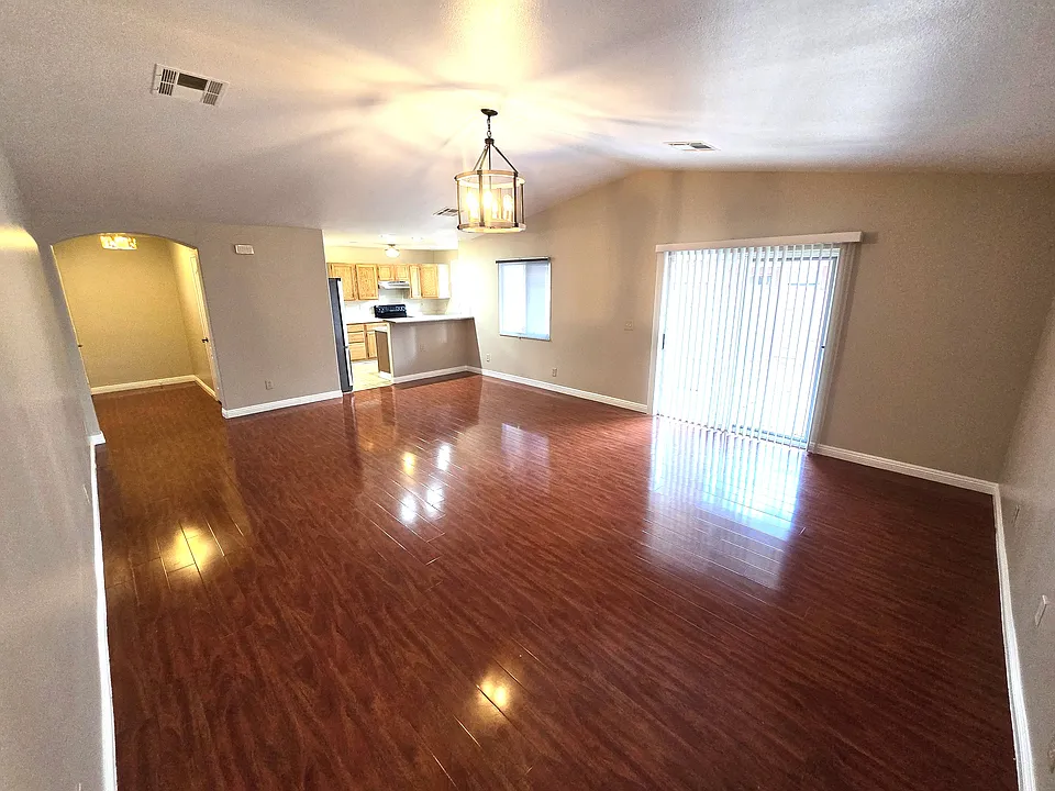 4656 E Desert Inn Rd #4654