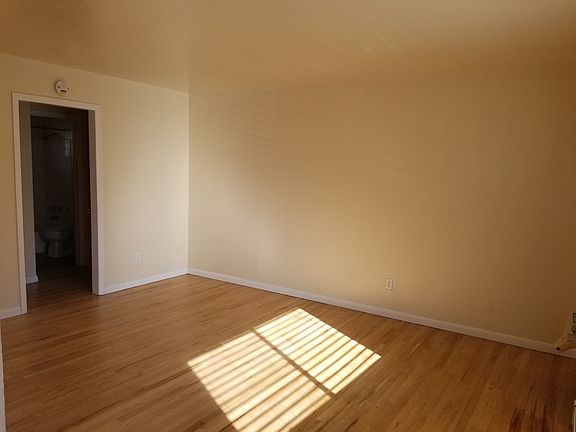 5th image of 3113 Illinois Ave #1