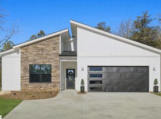 221 Lenhardt Rd, Easley, SC 29640