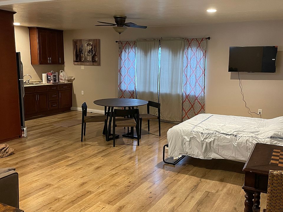 1st image of 89 N San Gorgonio Ave Ste 2