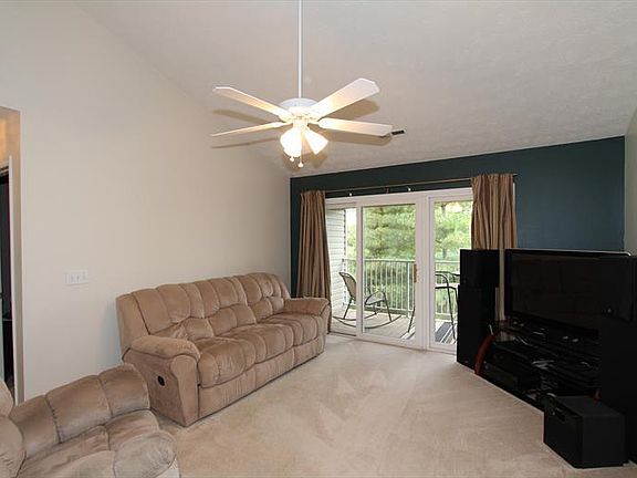 2nd image of 4633 Courtyard Dr