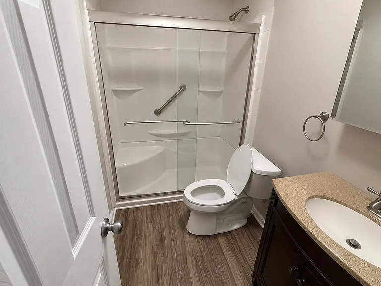 2 Locust Ct #2B — Photo 4