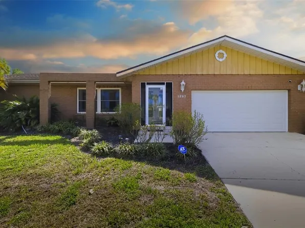 1207 78th St NW, Bradenton, FL 34209