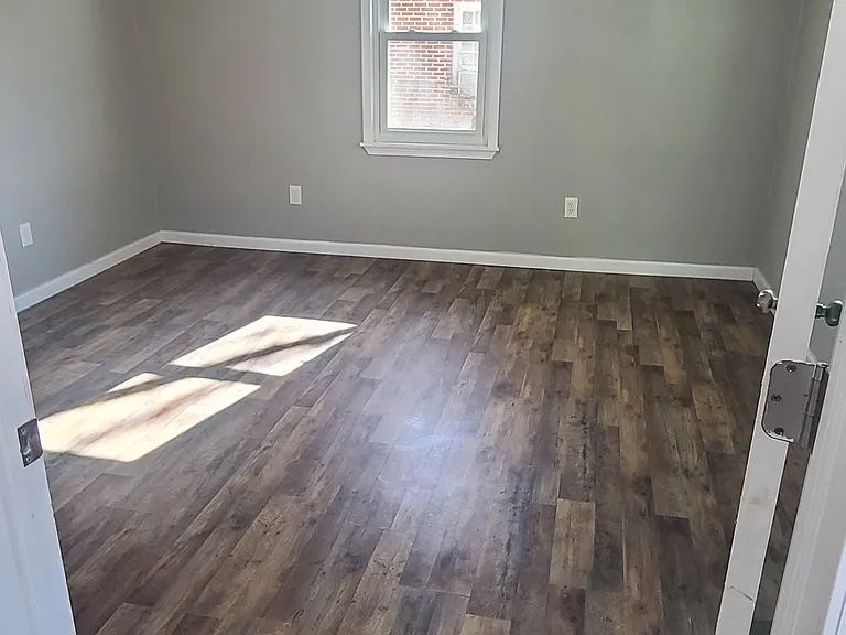 317 N Indianola St — Photo 12
