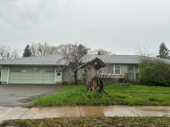 928 E Main St, Anoka, MN 55303