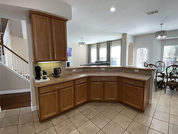 5th image of 3300 Lighthouse Dr